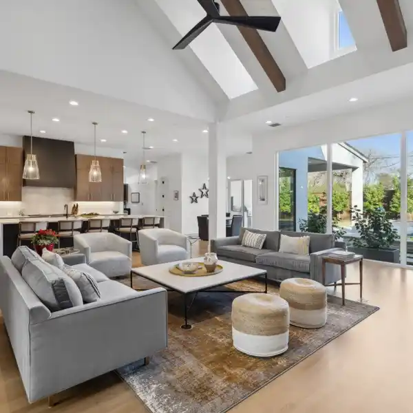 STUNNING CONTEMPORARY IN THE HEART OF PRESTON HOLLOW