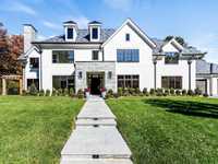 SPECTACULAR RESIDENCE IN AN AMAZING NEIGHBORHOOD