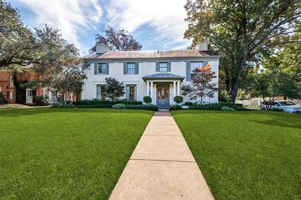 Beautiful Bradfield Home