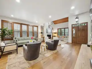 Fabulous Single-family Attached Home in University Park