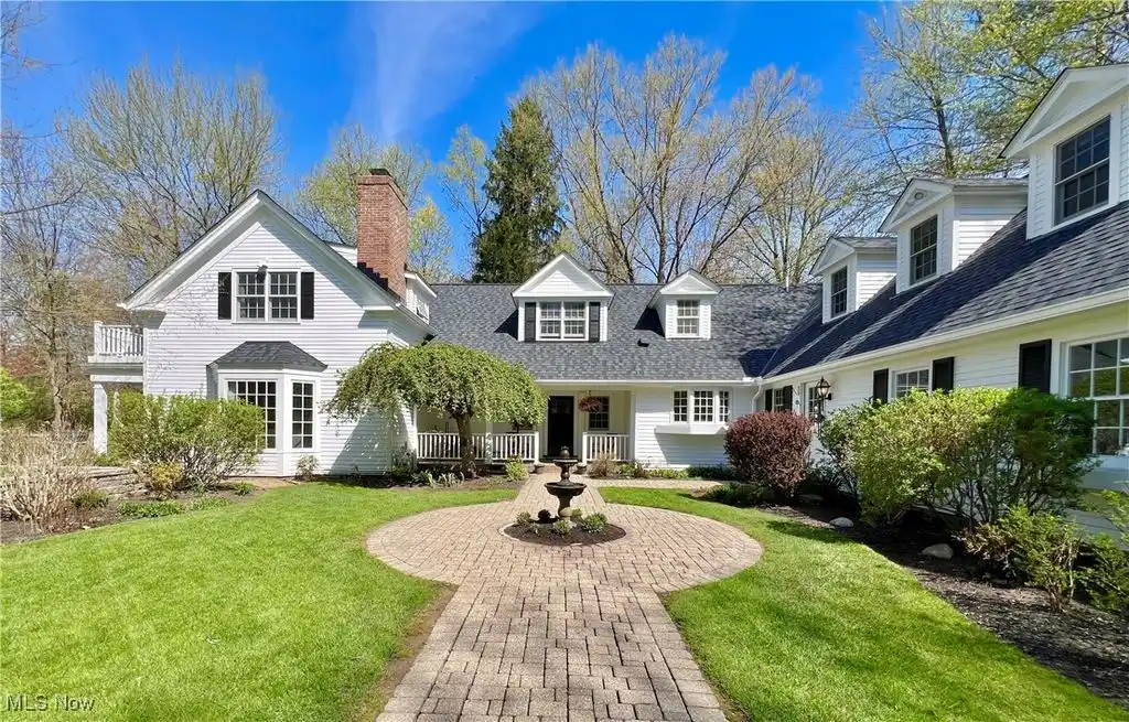 Classic Beauty on Nearly Three Acres