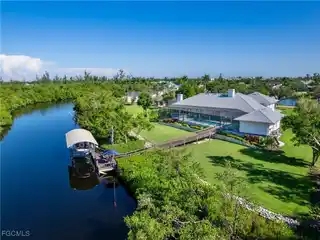 Seamless Indoor-Outdoor Florida Waterfront Living