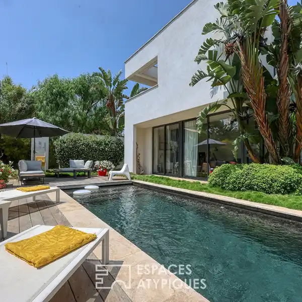 CONTEMPORARY VILLA IN HARMONY WITH NATURE