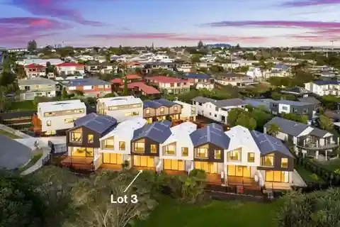 Brand-New Townhouse in Prime Coastal Location