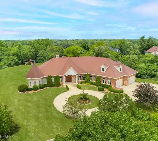 EXCEPTIONAL AND ELEGANT RANCH HOME