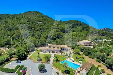 Magnificent Finca with Pool and Views to the Sea in Capdepera