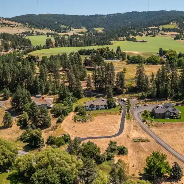 SERENE ACREAGE WITH MODERN COMFORTS