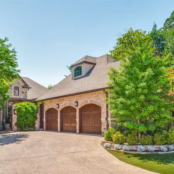 BEAUTIFUL HOME IN AN EXCLUSIVE GATED COMMUNITY