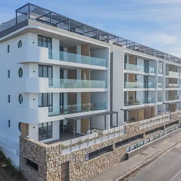 BRAND NEW PENTHOUSE IN WAVESCAPES