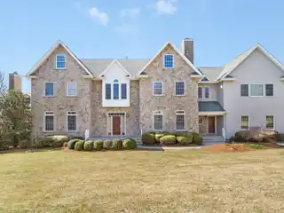 Impressive Colonial on 5.8 Acres