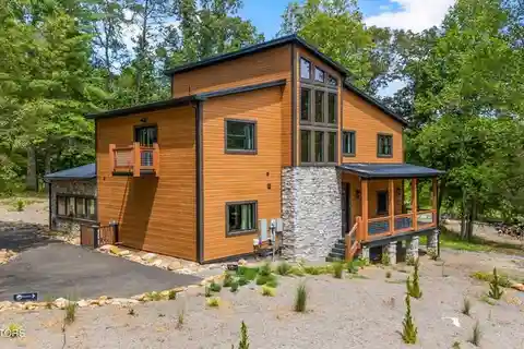 Brand New Mountain Retreat