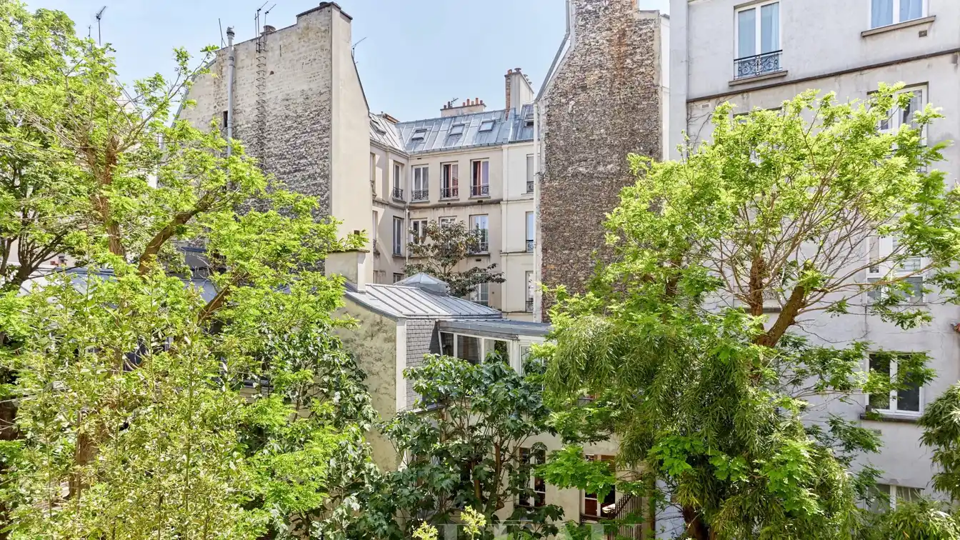Elegant Saint Germain Pied-à-terre with Garden