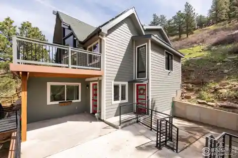 Modern Mountain Retreat Minutes from Downtown Boulder