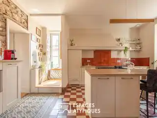 Charming Guesthouse Duo in Prime Beach Locale
