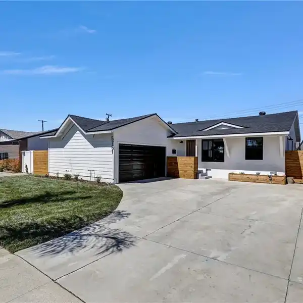 TURNKEY RENOVATED IMPERIAL ESTATES MODEL HOME