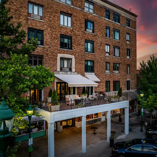 HISTORIC UNIT IN VIBRANT DOWNTOWN HENDERSONVILLE