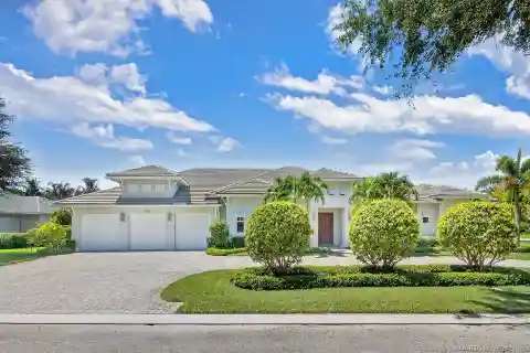 One-Story Modern Residence in the Gated Hobe Sound Golf Club