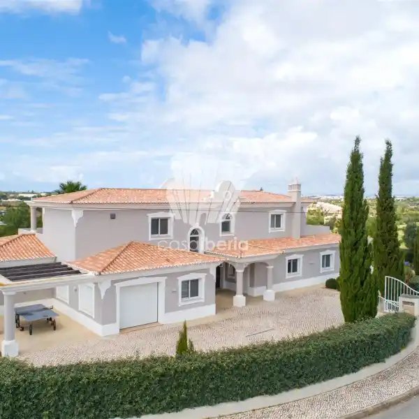 MAGNIFICENT VILLA WITH BREATHTAKING VIEWS