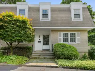 Fabulous End-Unit Townhouse in Prime Location