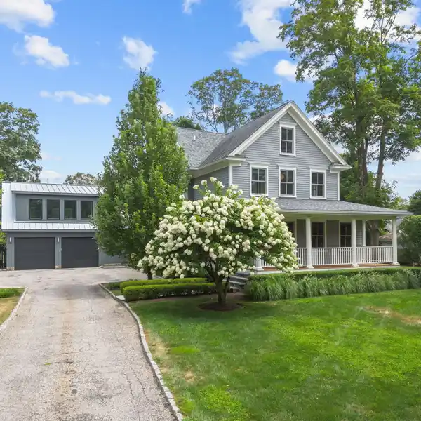 HISTORIC ELEGANCE WITH CONTEMPORARY UPGRADES