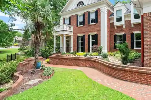 Turnkey Elegance with Infinity Pool
