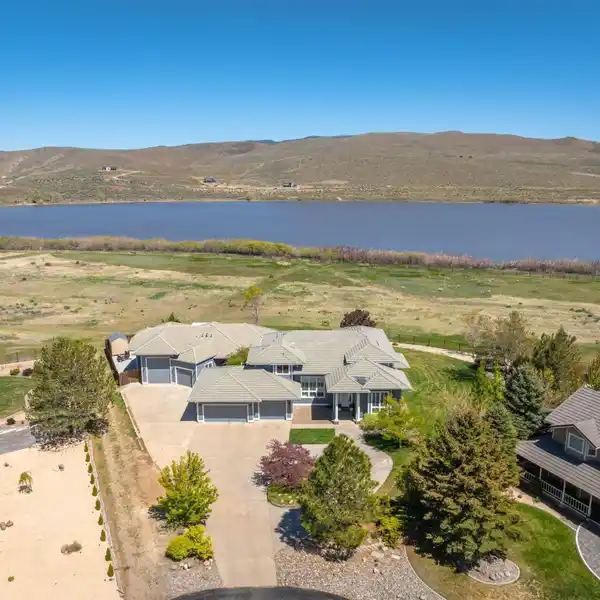 PRIVATE RETREAT IN EXCLUSIVE OLD WASHOE ESTATES