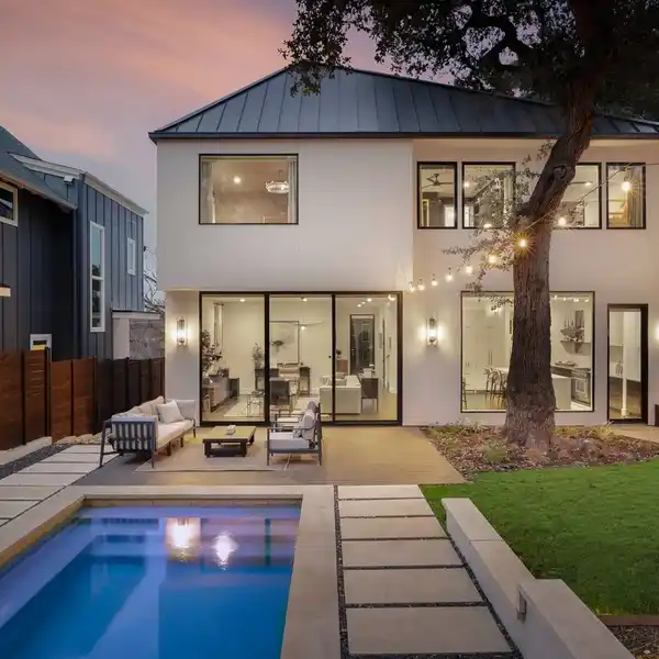 BRIGHT, SPACIOUS RETREAT WITH STUNNING BACKYARD VIEWS