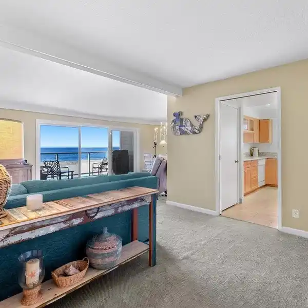 LUXURIOUS BEACHFRONT LIVING