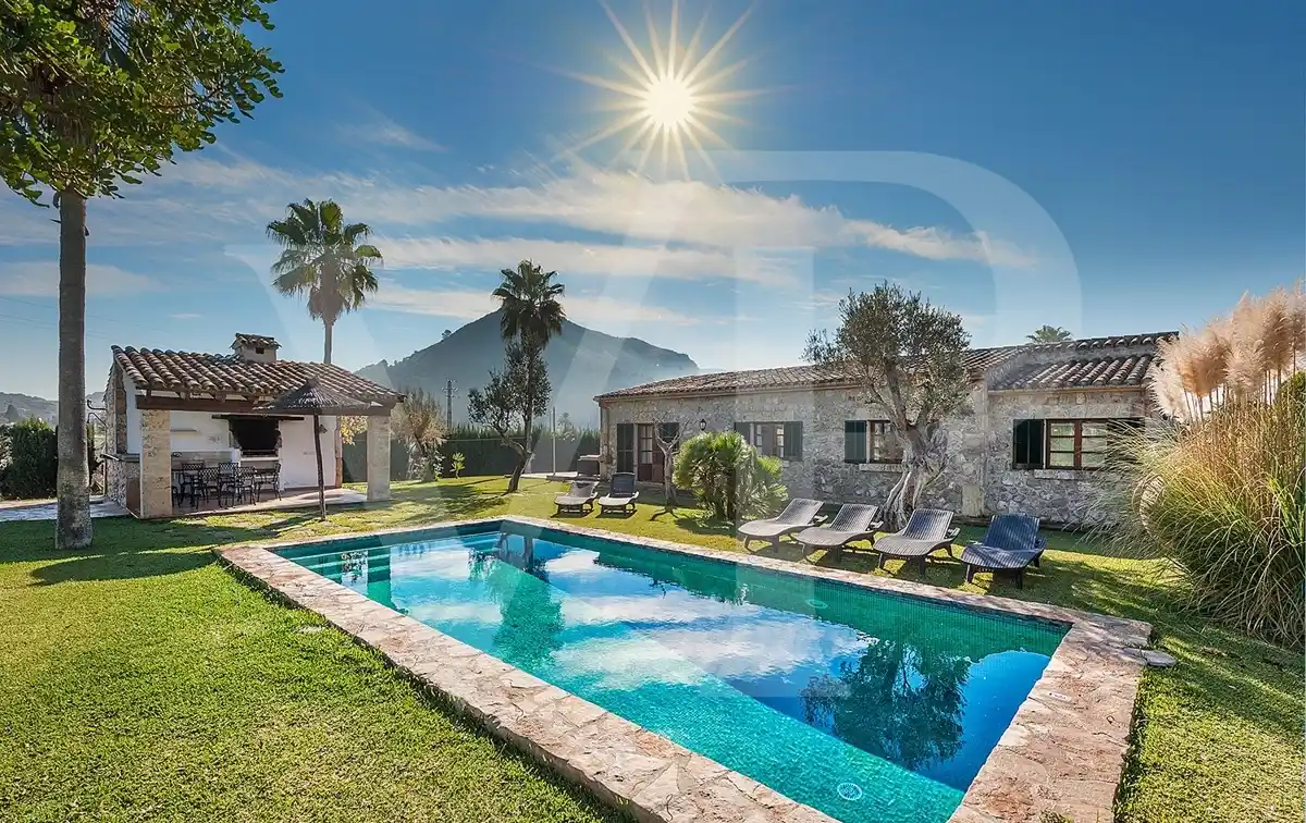 Expansive Luxury Estate in Alcudia