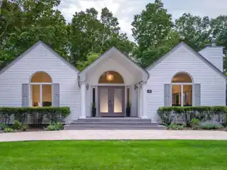 Modern Hamptons Meets Farmhouse Chic