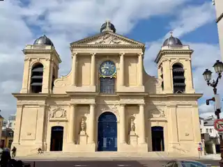 Historic 18th-Century Apartment with Expansion Opportunity