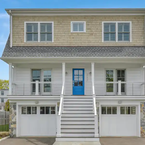 A BEAUTIFUL HOME IN A BELOVED BEACHSIDE NEIGHBORHOOD