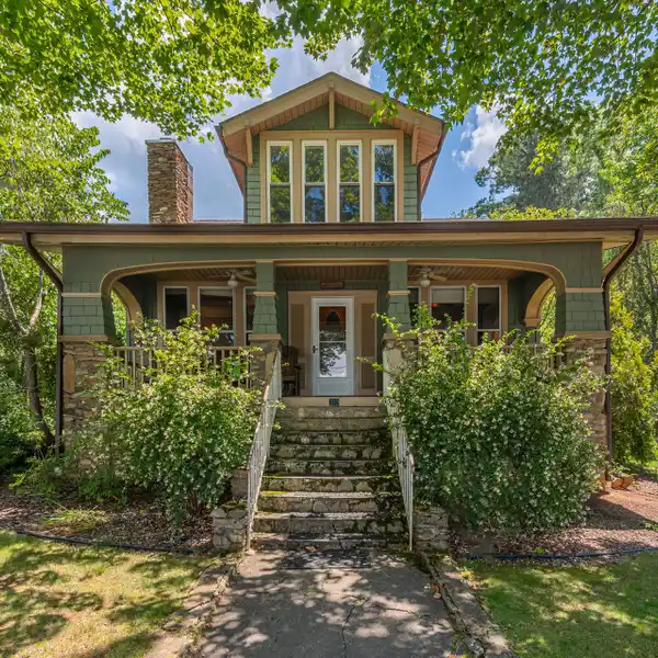 HISTORIC ARTS AND CRAFTS STYLE HOME