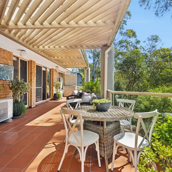 HOUSE-LIKE APARTMENT WITH SERENE VIEWS OVER FLAT ROCK GULLY