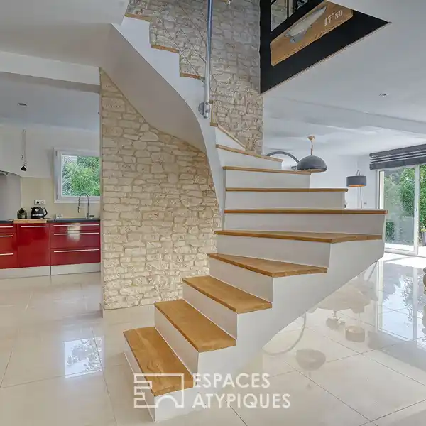 MODERN SANCTUARY STEPS FROM MONTFORT'S HEART