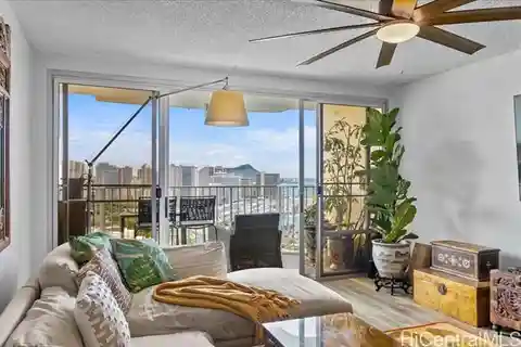 High-floor Home with Beautiful Views
