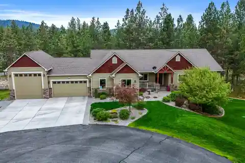 Stunning Daylight Rancher in Whitetail Ridge