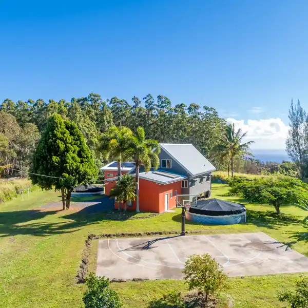 IMPRESSIVE TURNKEY HOMESTEAD