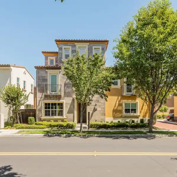 MODERN STYLE MEETS PRIME LOCATION