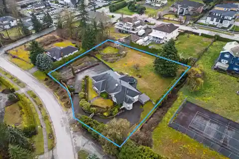 Gorgeous Property with Mountain Views