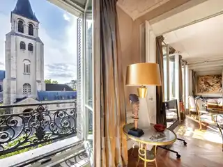 Immaculate Apartment in a Magnificent Building