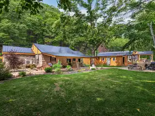 Riverside Mountain Retreat