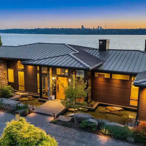 LUXURY LAKEFRONT LIVING REDEFINED
