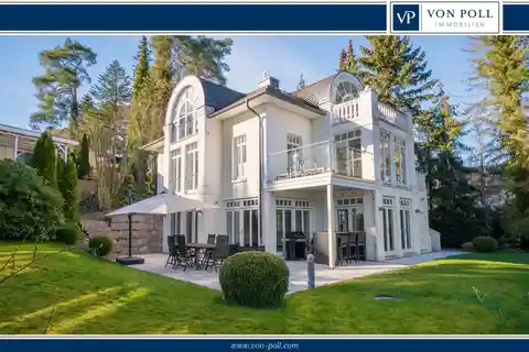 Impressive Villa on Spacious Property