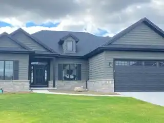 Magnificent Custom Built Ranch with Open Concept