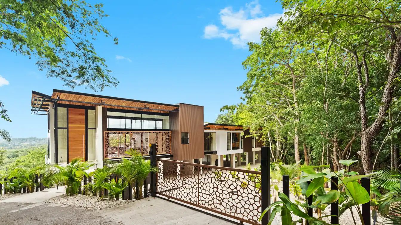 Casa Habitante :serene Living in Prestigious Escondido Neighborhood
