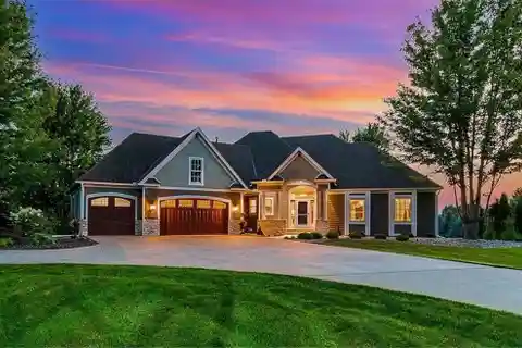 Custom Rambler on 2.5 Manicured Acres