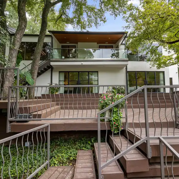 ONE-OF-A KIND HOME IN PRESTIGIOUS WESTOVER HILLS