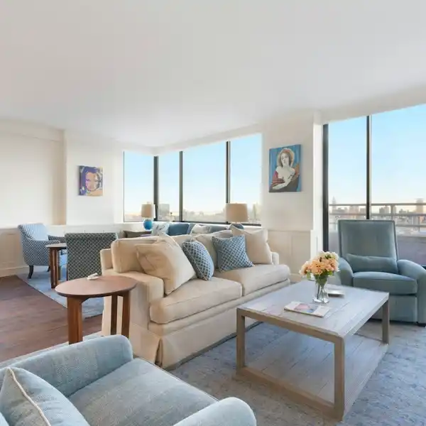 FABULOUS FURNISHED CORNER HOME FOR RENT