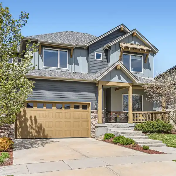 EXQUISITE CONTEMPORARY RESIDENCE IN SOUGHT-AFTER NORTH END